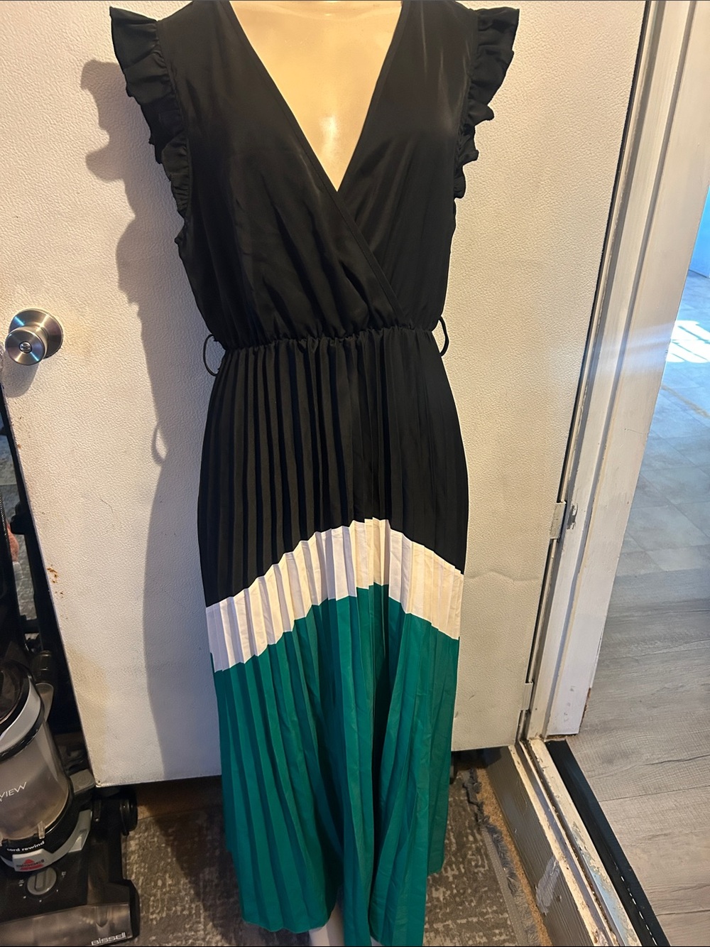 SHEIN Black, White & Teal Pleated Maxi Dress